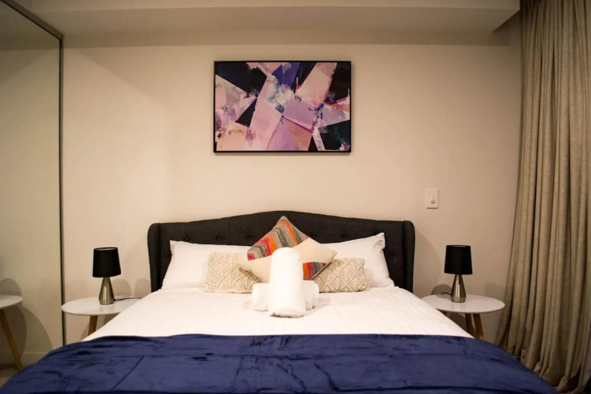 Image 3 of Homely Modern Apt by Lake between City and Russell – Hosted by CanStay