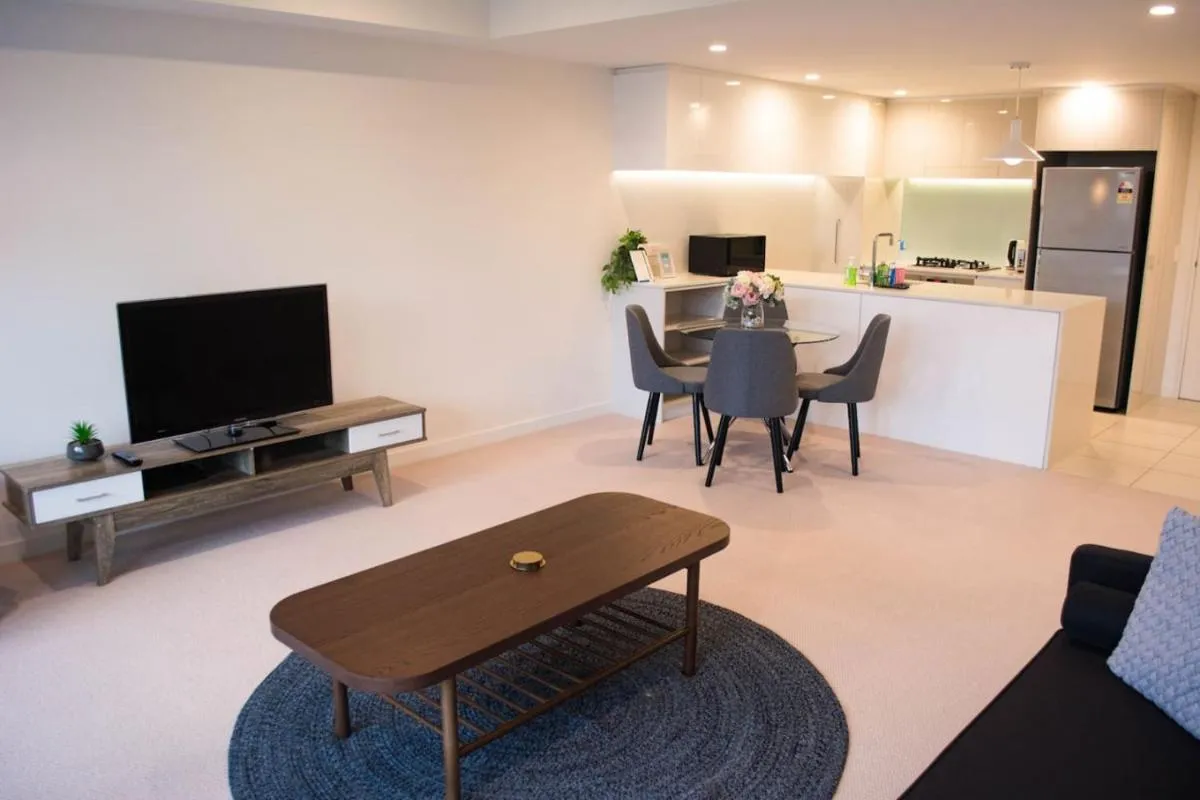 Image 1 of Homely Modern Apt by Lake between City and Russell – Hosted by CanStay