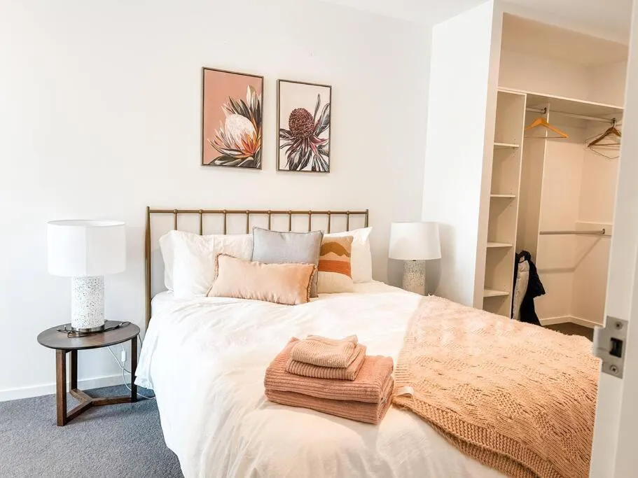 Image of Metropol – CBD pool Sleeps 7