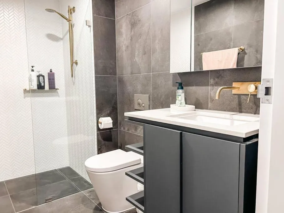 Image 4 of Metropol – CBD pool Sleeps 7