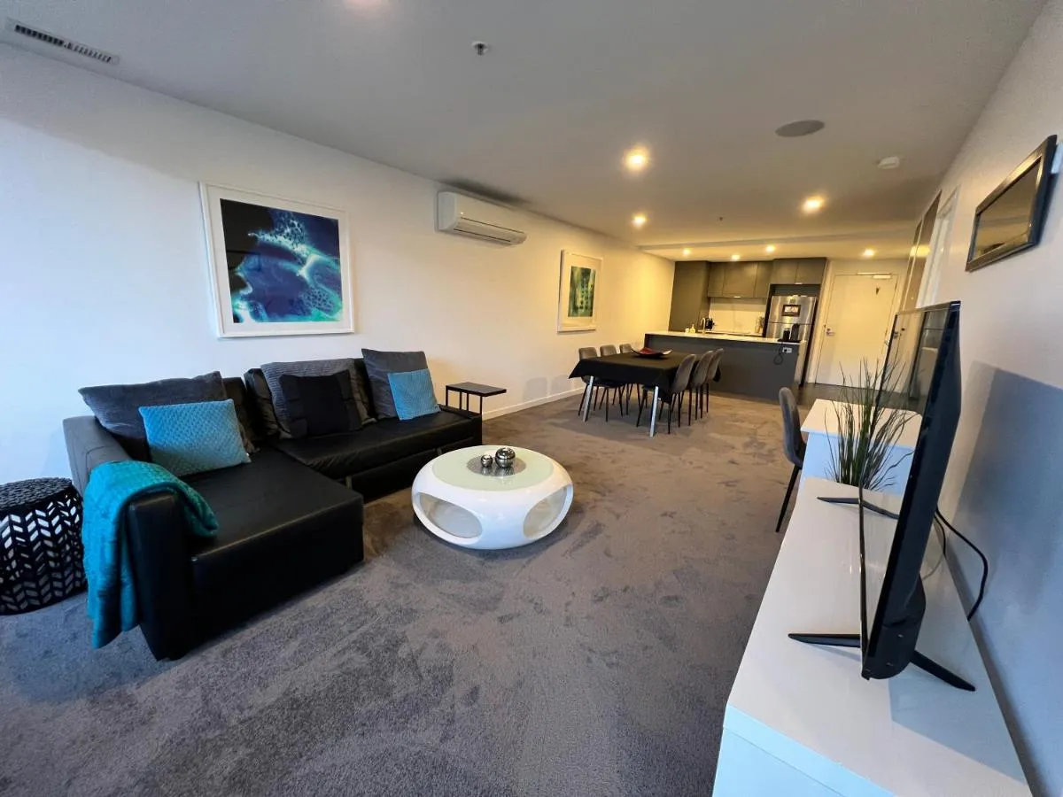 Image 5 of Midnight Luxe 2BR 2Bath 2Car 528 in the heart of Braddon Pool Sauna Gym Secure Parking Wifi Wine