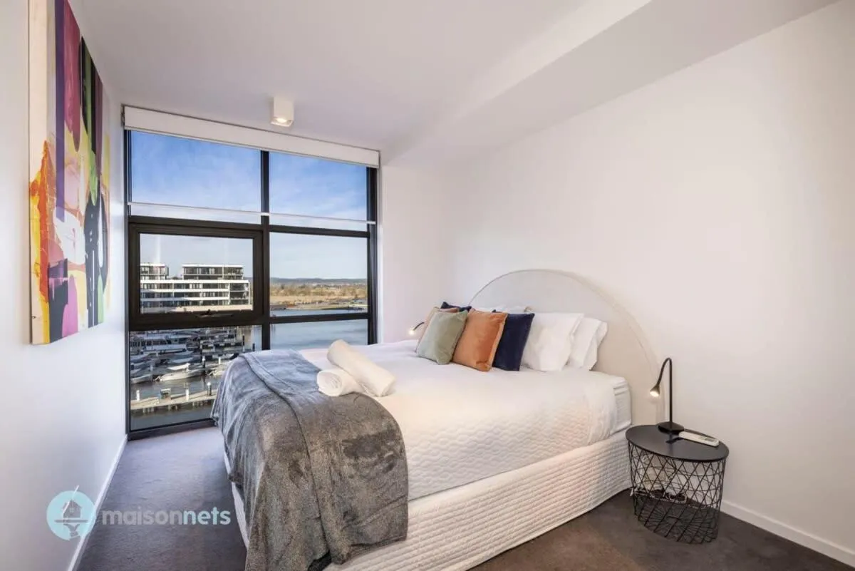 Image 1 of Modern 2 Bdrm Apt with Water Views 2x Car Spots