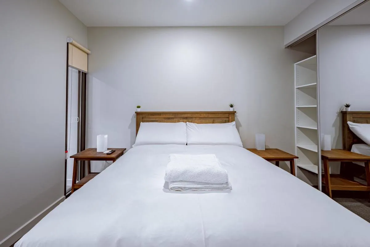 Image 1 of Modern apt in heart of the city