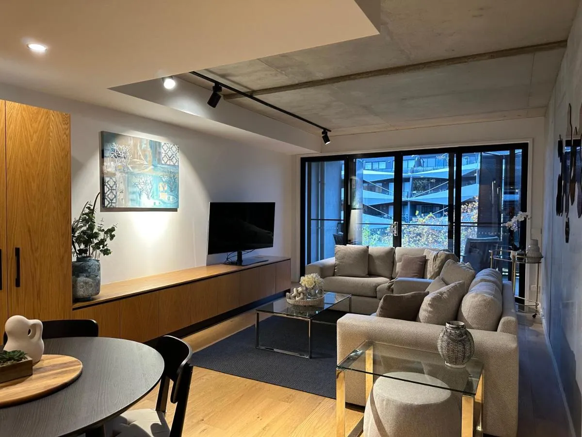 Image 4 of Palko – Luxury In the City