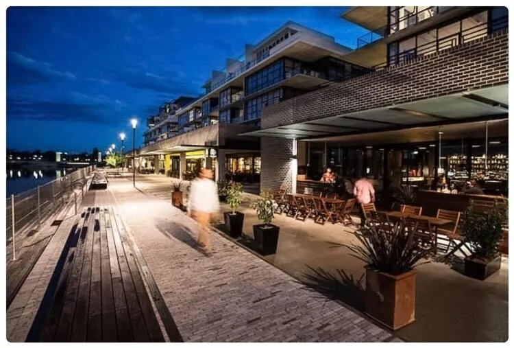 Image 5 of Prestige Waterfront Apartment in Kingston, ACT