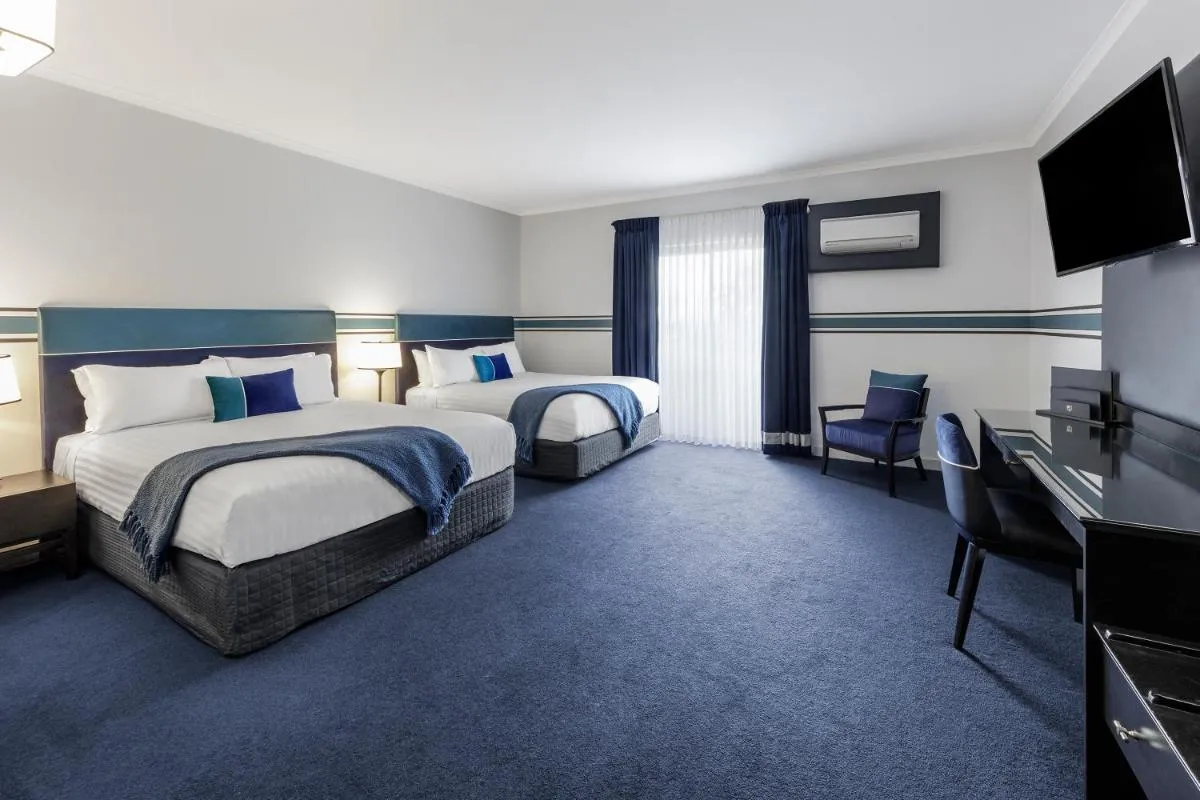 Image 2 of Ramada by Wyndham Diplomat Canberra