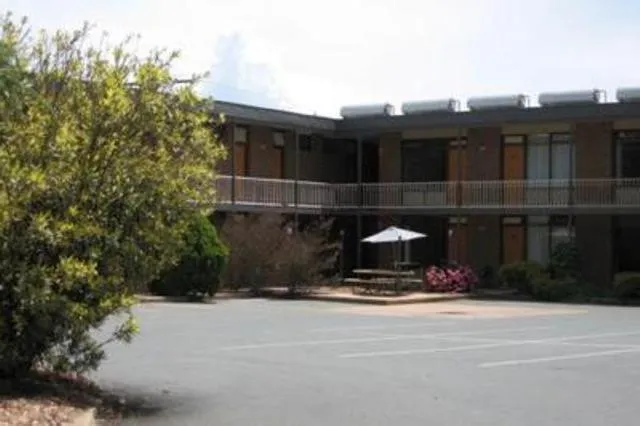 Image 6 of Red Cedars Motel