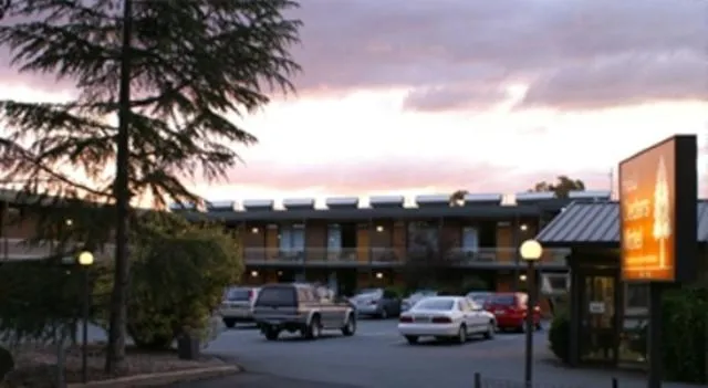 Image 3 of Red Cedars Motel
