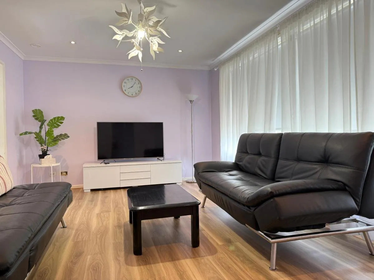 Image 4 of Scullin 3BR House