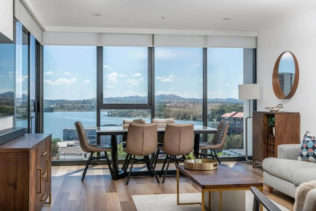 Image 4 of Sensational City Apartment with Lake Views