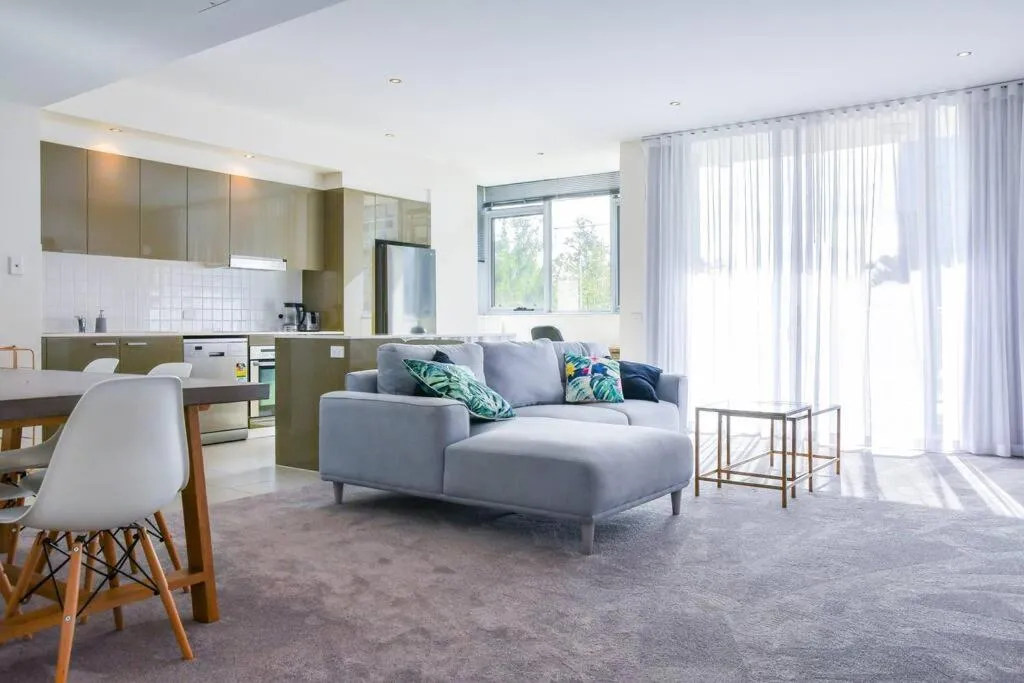 Image of Spacious sun-drenched apartment, centrally located